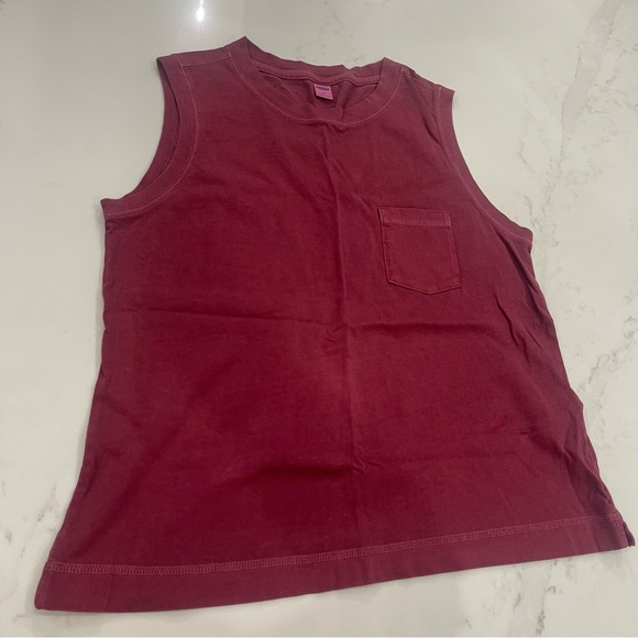 NWOT Old Navy Sleeveless Burgundy Top with Pocket - Picture 2 of 12